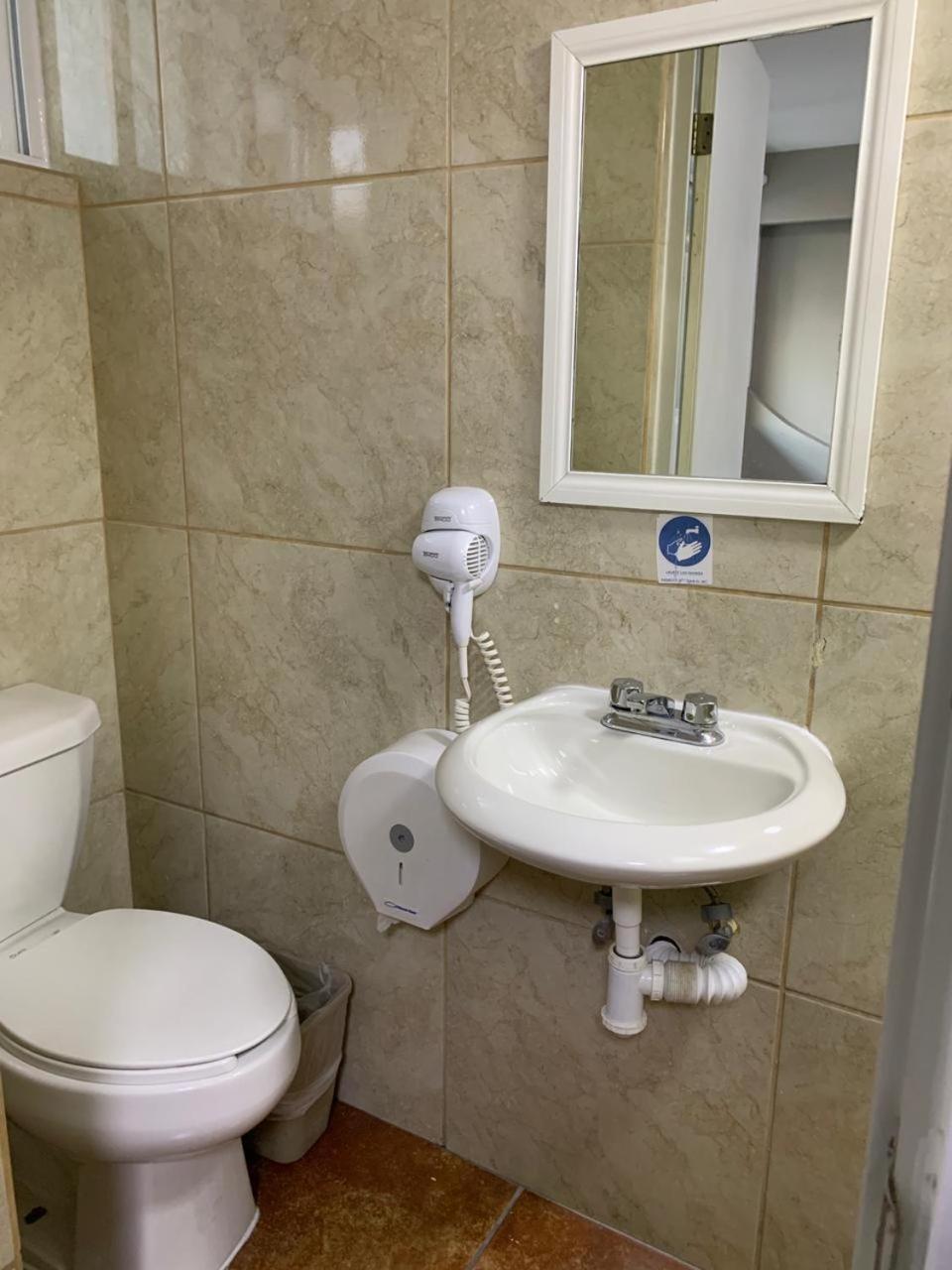 Hotel Tecnologico Querétaro Екстериор снимка